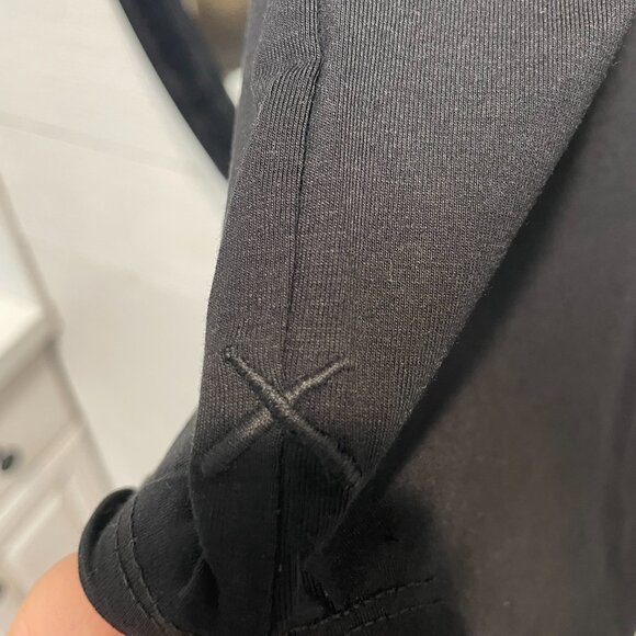 Cuts Elongated Tee Men’s Large Modern Fit, Premium Stretch, Excellent Condition - Picture 3 of 4